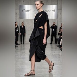 Authentic Camilla Skovgaard designer silver leather chain sandals sz 7 Euro 37